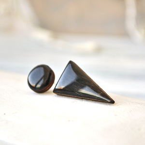 Black wood - асимметрия с треугольником